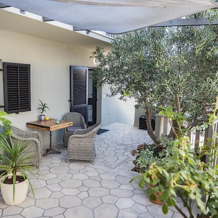Appartement Vale 2 *