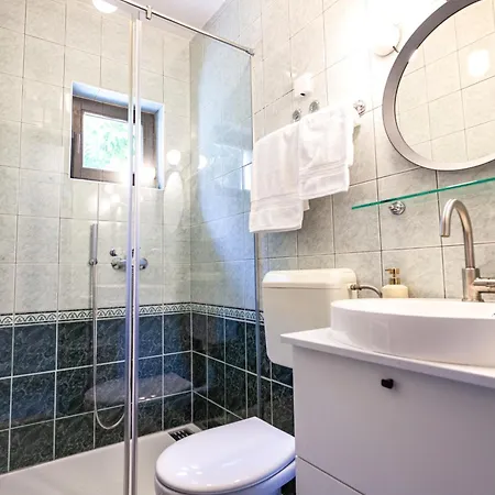 Appartement Vale 2 *